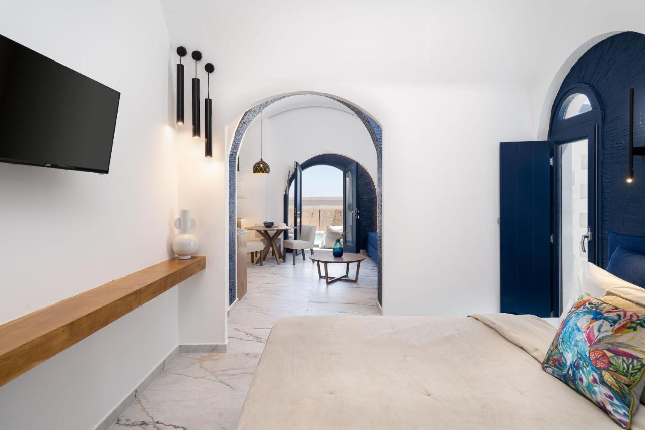 Amera Suites Fira  Bagian luar foto