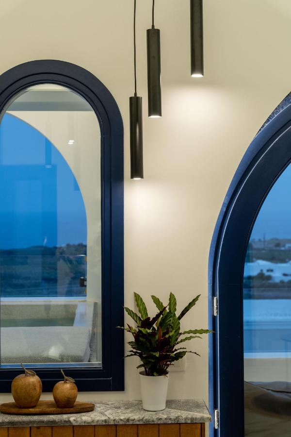 Amera Suites Fira  Bagian luar foto