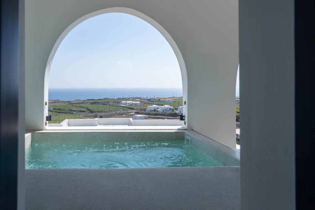 Amera Suites Fira  Bagian luar foto