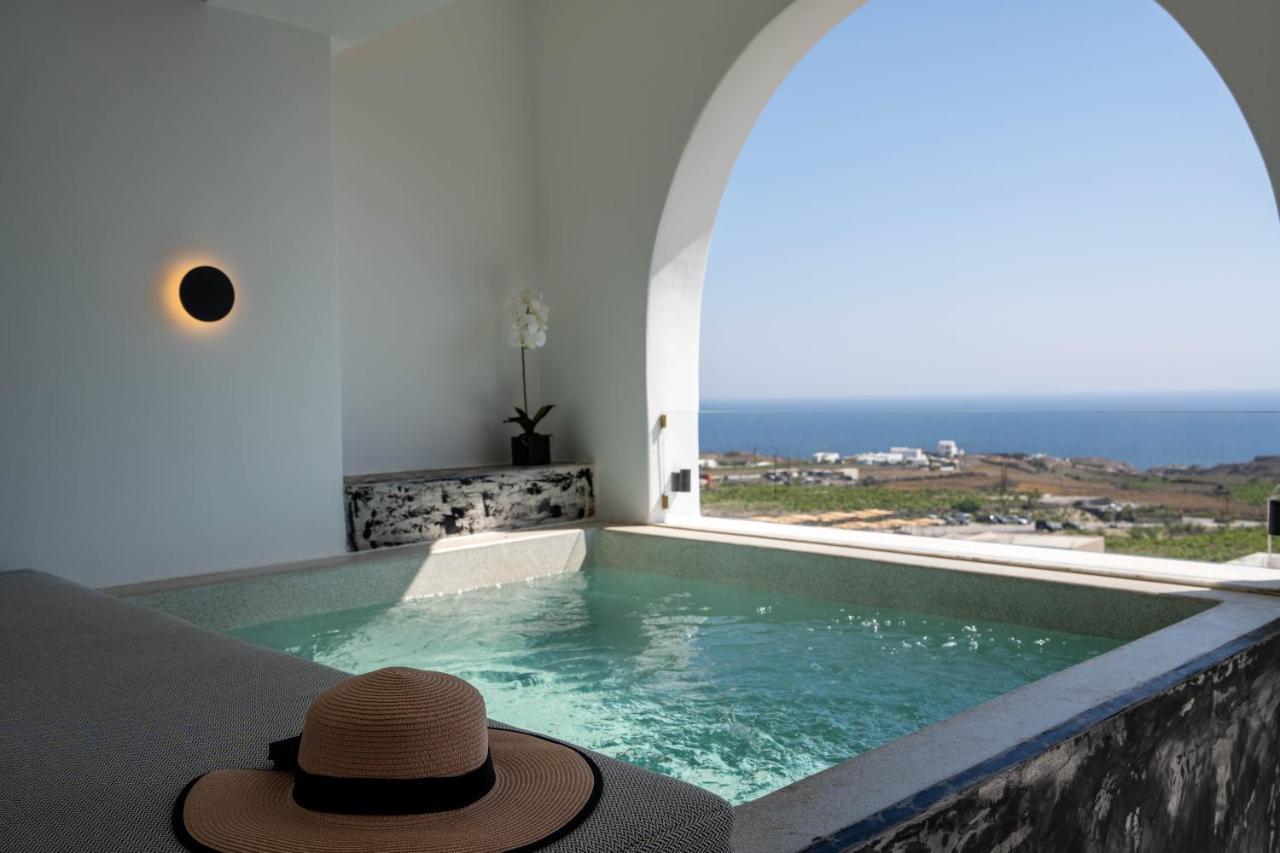 Amera Suites Fira  Bagian luar foto