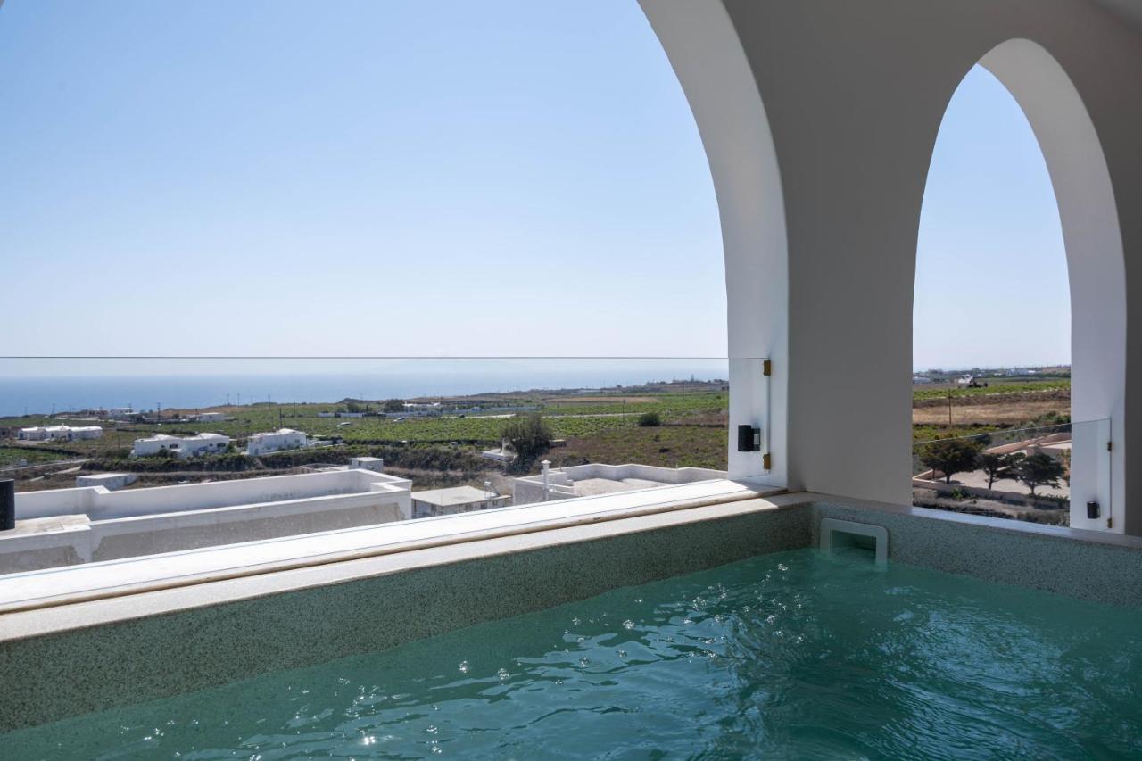 Amera Suites Fira  Bagian luar foto
